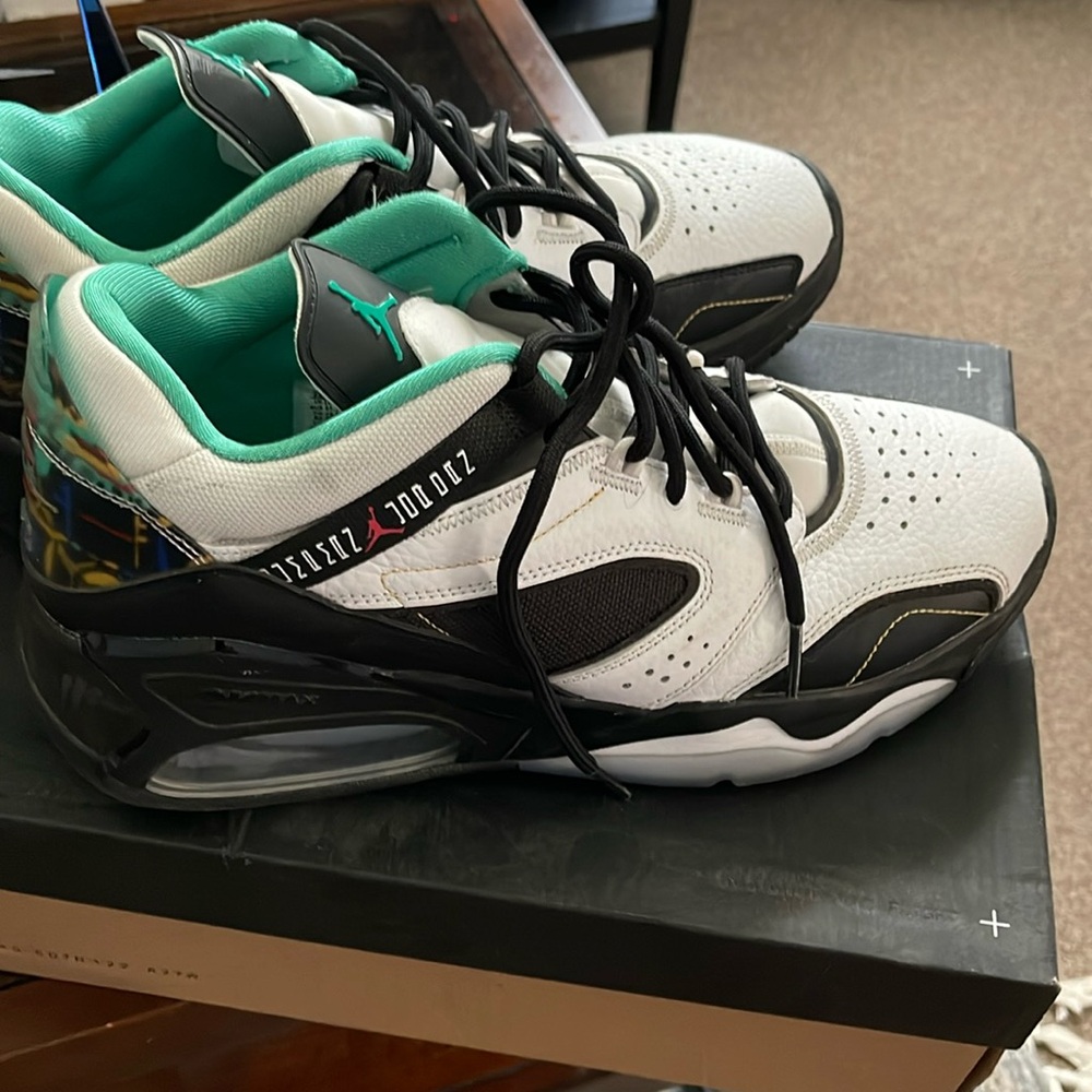 Men Jordan tennis shoes size 11.5 - Picture 2 of 6
